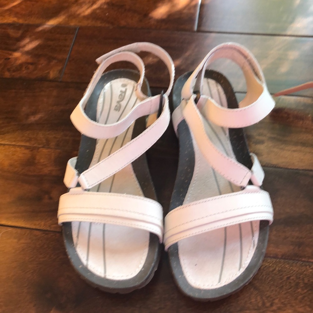 TEVA 6 NWOT